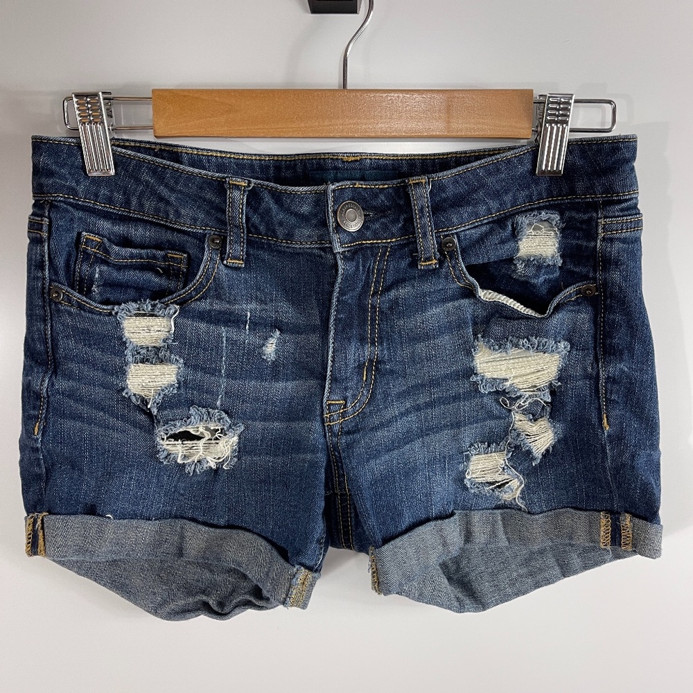 Aeropostale distressed jean shorts Sz 6‎